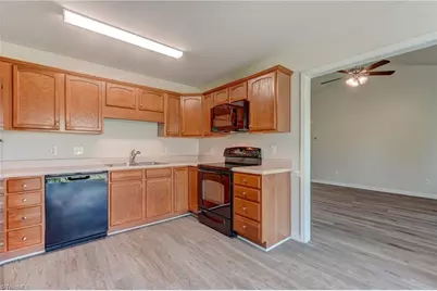 5811 Sycamore Glen Road, Greensboro, NC 27405 - Photo 12