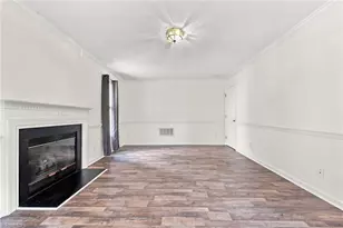 4902 Heritage Woods Ct, Greensboro, NC 27407 - Photo 6