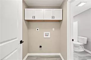 431 Dudley St, Burlington, NC 27217 - Photo 16