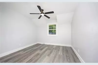 305 Rollingwood Road, Jamestown, NC 27282 - Photo 14
