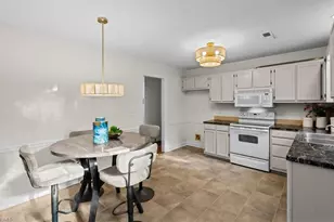 1802 Bull Run Ct, Greensboro, NC 27407 - Photo 12