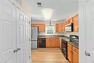 665 Chas Ct, High Point, NC 27265 - Photo 16