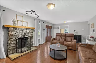 944 Uwharrie St, Asheboro, NC 27203 - Photo 6