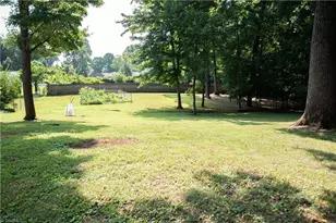 1218 Foxfire Dr, Greensboro, NC 27410 - Photo 28