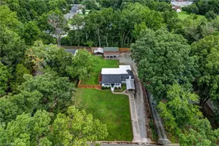 3920 Daye Dr, Greensboro, NC 27407 - Photo 38
