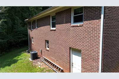 218 Delaware Avenue, Mount Airy, NC 27030 - Photo 18