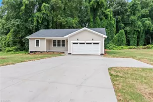 136 Williams St, Boonville, NC 27011 - Photo 2