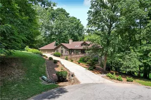 165 Beech Tree Ct, Eden, NC 27288 - Photo 2