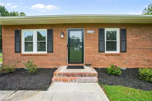 5006 Woodsboro Ln, Winston-Salem, NC 27105 - Photo 4