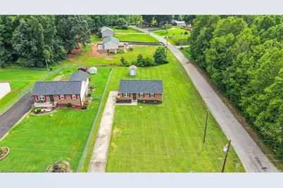 5006 Woodsboro Lane, Winston-Salem, NC 27105 - Photo 44