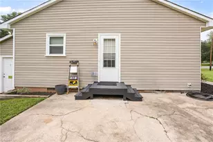 5006 Woodsboro Ln, Winston-Salem, NC 27105 - Photo 38