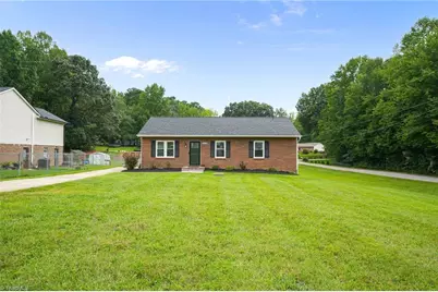 5006 Woodsboro Lane, Winston-Salem, NC 27105 - Photo 2