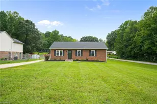 5006 Woodsboro Ln, Winston-Salem, NC 27105 - Photo 2
