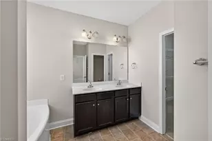 1913 Glenkirk Dr, Burlington, NC 27215 - Photo 18