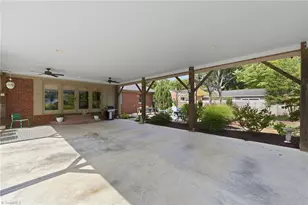 2807 Northampton Dr, Greensboro, NC 27408 - Photo 30
