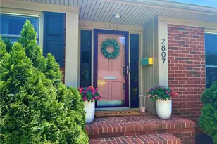 2807 Northampton Dr, Greensboro, NC 27408 - Photo 4