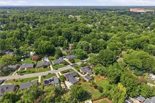 2807 Northampton Dr, Greensboro, NC 27408 - Photo 48