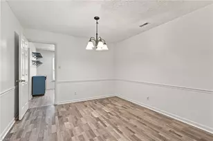 2424 Cottage Pl, Greensboro, NC 27455 - Photo 6
