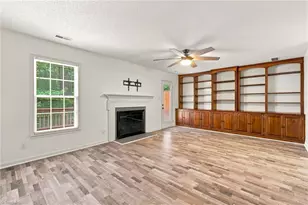 2424 Cottage Pl, Greensboro, NC 27455 - Photo 2