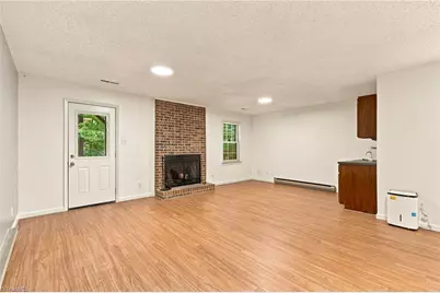 2424 Cottage Place, Greensboro, NC 27455 - Photo 18