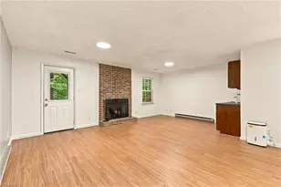2424 Cottage Pl, Greensboro, NC 27455 - Photo 18