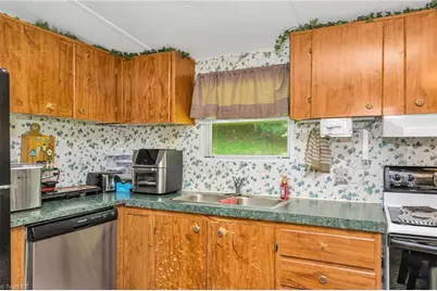 8112 N Nc Highway 16, Millers Creek, NC 28651 - Photo 8
