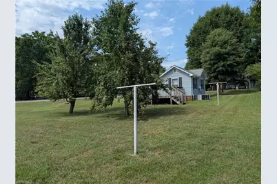 905 W Jefferson Street, Mayodan, NC 27027 - Photo 4