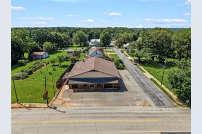 329 W Main Street, East Bend, NC 27018 - Photo 4