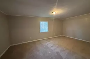 3907 Raintree Dr, Greensboro, NC 27407 - Photo 4