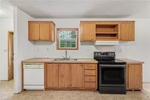 581 Candy Creek Rd, Reidsville, NC 27320 - Photo 10