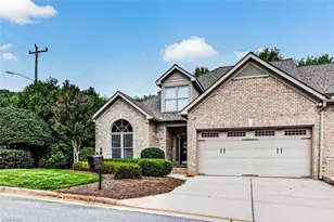5501 7 Gates Dr, Greensboro, NC 27410 - Photo 2
