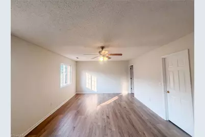3 Elsworth Court, Greensboro, NC 27301 - Photo 4