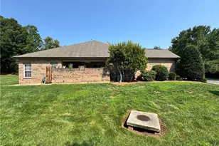 2613 Saintsbury Dr, Burlington, NC 27215 - Photo 22