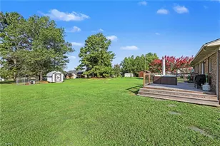 4031 Sherwood Forest Dr, Trinity, NC 27370 - Photo 16