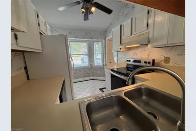 1730 Beaucrest Avenue, High Point, NC 27265 - Photo 4