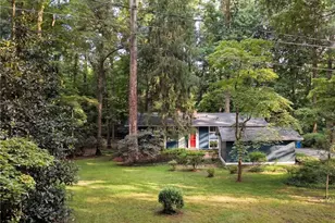219 Buttercup Dr, Jamestown, NC 27282 - Photo 2