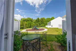 3160 Fall Hls Dr, Winston-Salem, NC 27103 - Photo 36