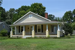 504 W Murphy St, Madison, NC 27025 - Photo 26