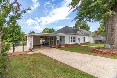 917 Overlook Avenue, Eden, NC 27288 - Photo 4