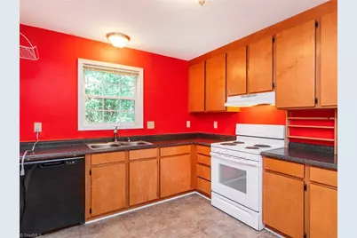 717 Scott Court, Burlington, NC 27215 - Photo 12