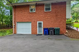 1131 Cypress Cir, Winston-Salem, NC 27106 - Photo 38