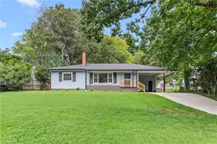 1502 Liberty Dr, Greensboro, NC 27408 - Photo 2