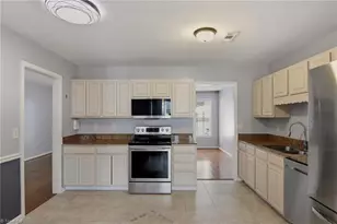 804 Remount Ct, Greensboro, NC 27409 - Photo 8