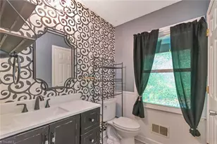 414 Plaza Dr, Wilkesboro, NC 28697 - Photo 18