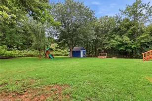211 Yorktown Rd, Kernersville, NC 27284 - Photo 36