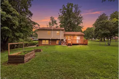211 Yorktown Road, Kernersville, NC 27284 - Photo 2