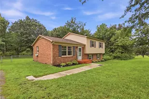 211 Yorktown Rd, Kernersville, NC 27284 - Photo 6