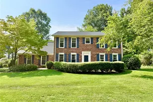 1301 Woodbrook Dr, Kernersville, NC 27284 - Photo 2