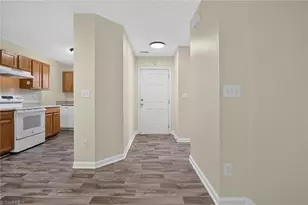 461 Bedford Knoll Dr, Winston-Salem, NC 27107 - Photo 4