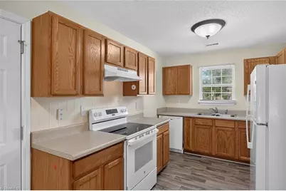 461 Bedford Knoll Drive, Winston-Salem, NC 27107 - Photo 10